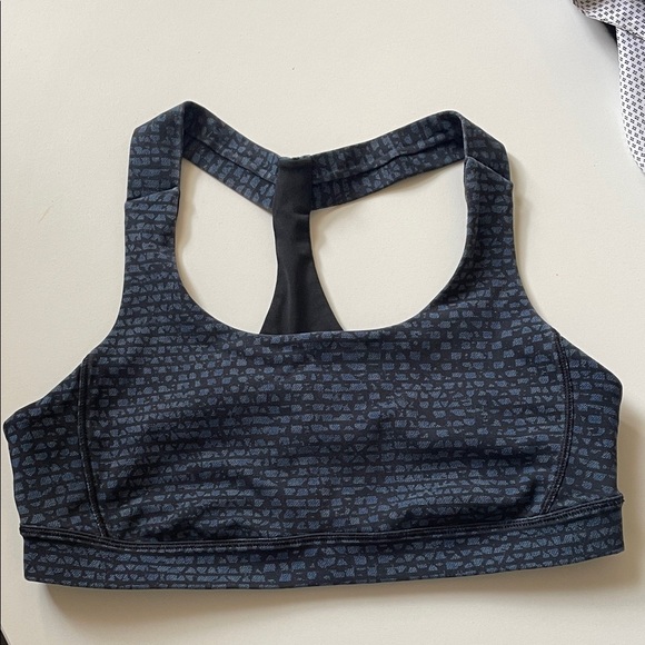 lululemon athletica Other - Lululemon Size 8 Blue‎ Patterned Sports Bra